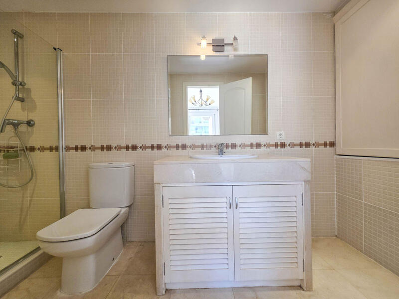 3 спальная комната квартира продается