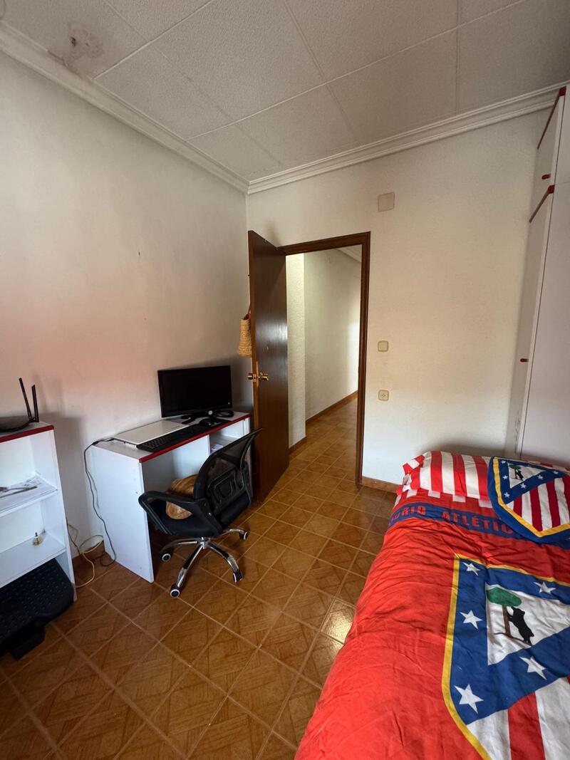 4 bedroom Townhouse for sale