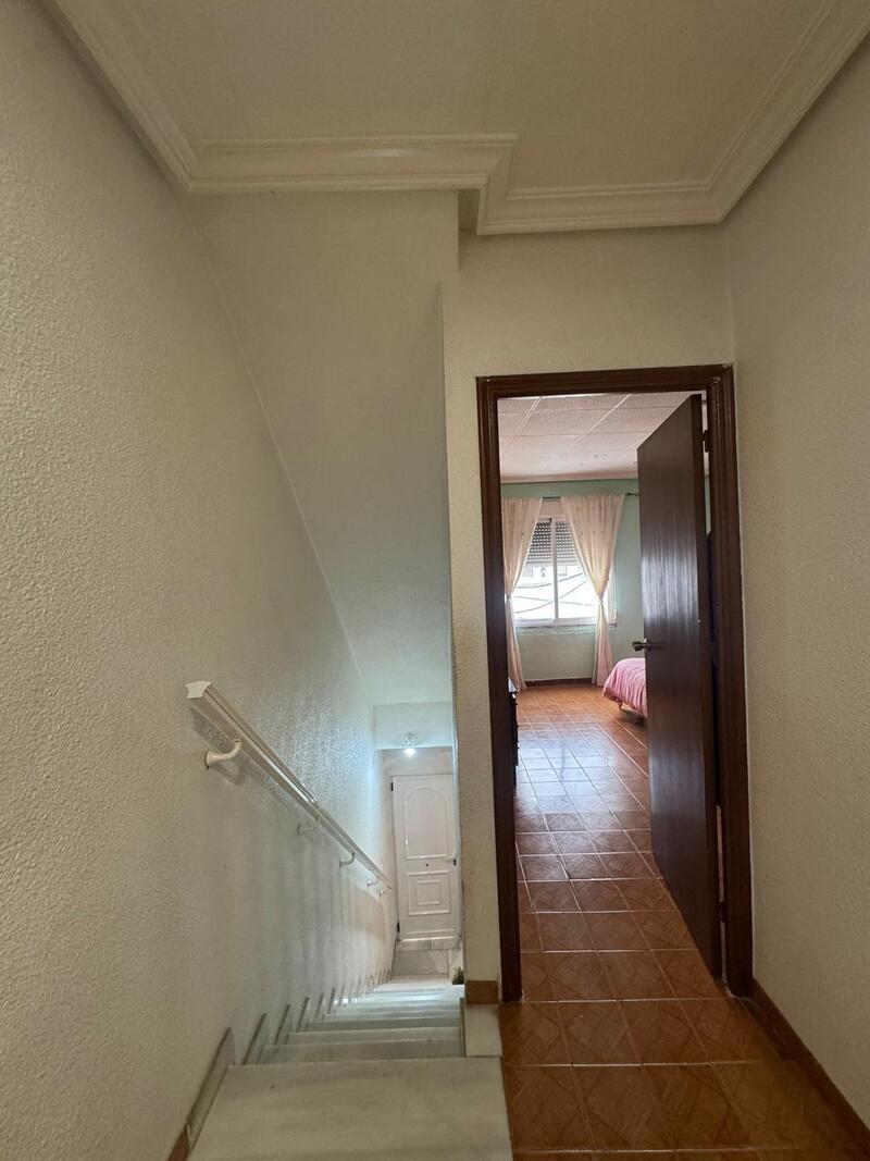 4 bedroom Townhouse for sale