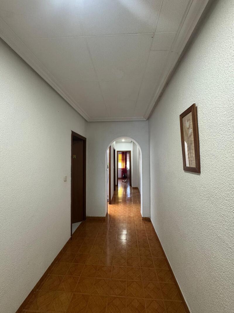 4 bedroom Townhouse for sale