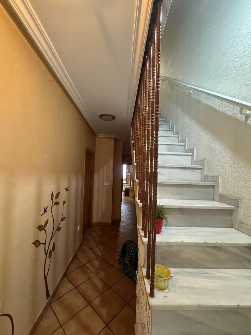 4 bedroom Townhouse for sale