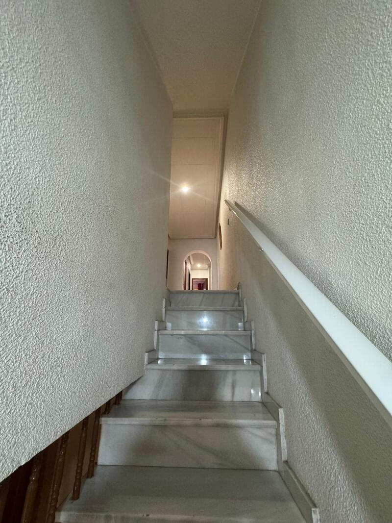 4 bedroom Townhouse for sale