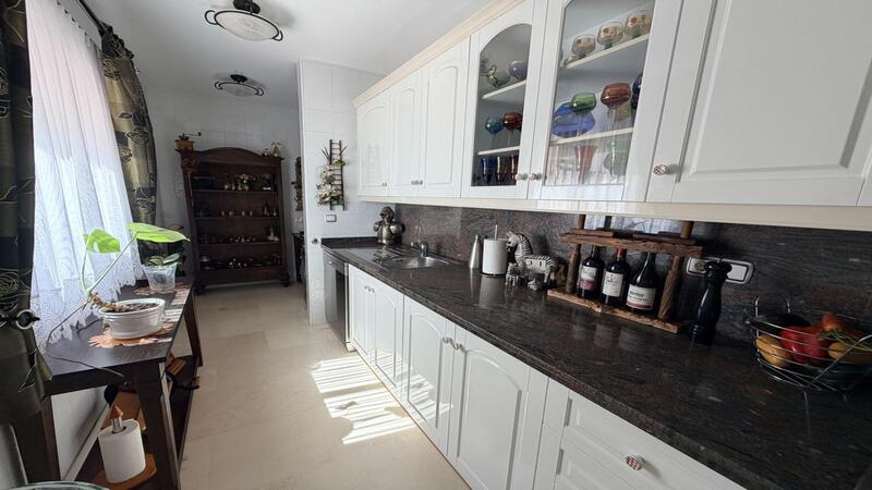 3 bedroom Apartment for sale