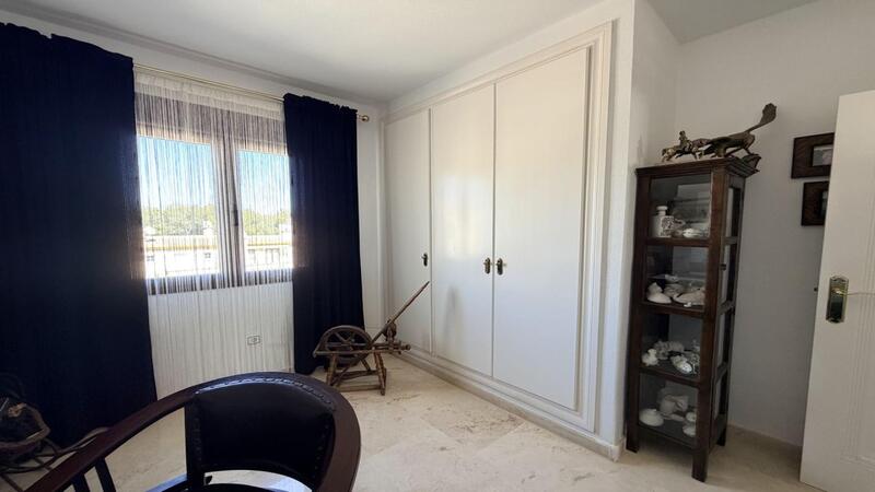 3 bedroom Apartment for sale
