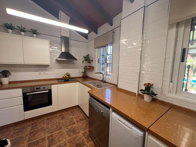 4 bedroom Country House for sale