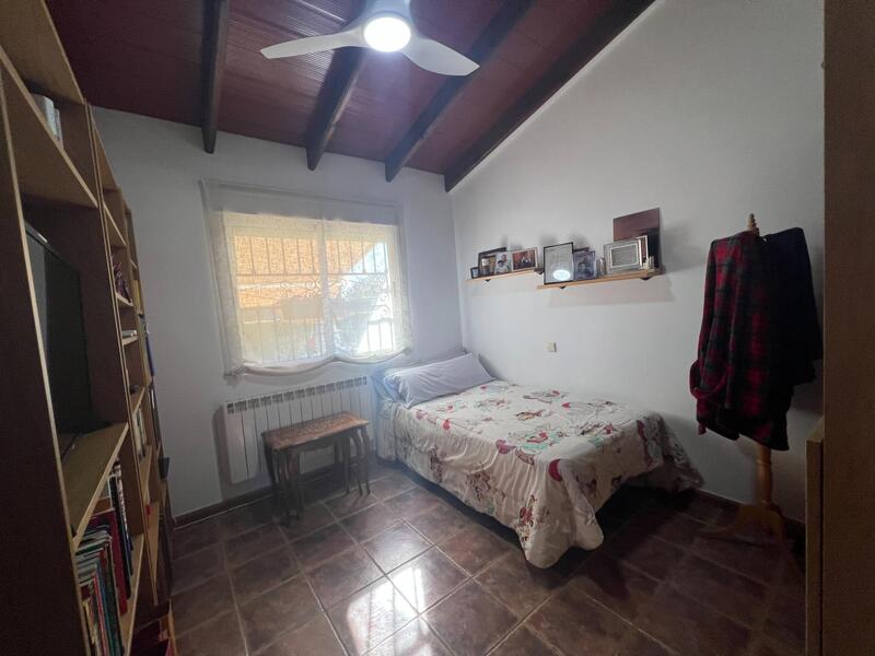 4 bedroom Country House for sale