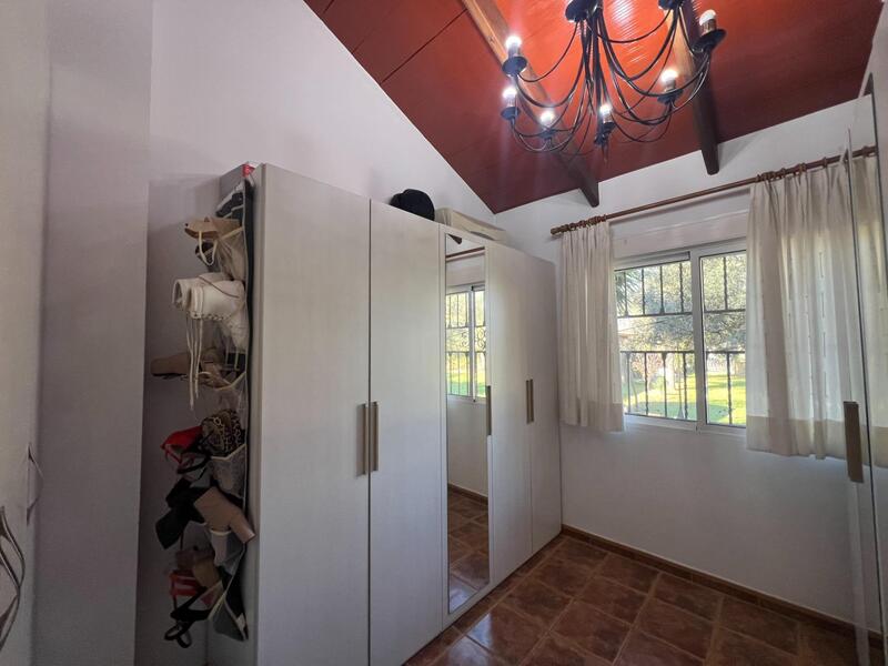 4 bedroom Country House for sale