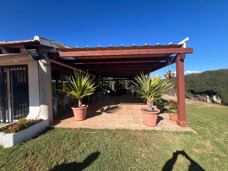 4 bedroom Country House for sale