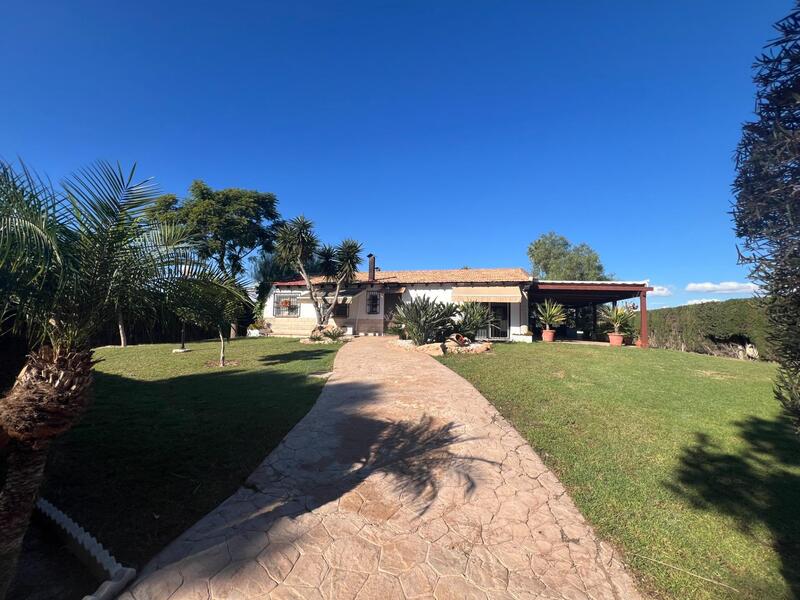 4 bedroom Country House for sale