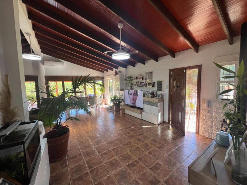 4 bedroom Country House for sale