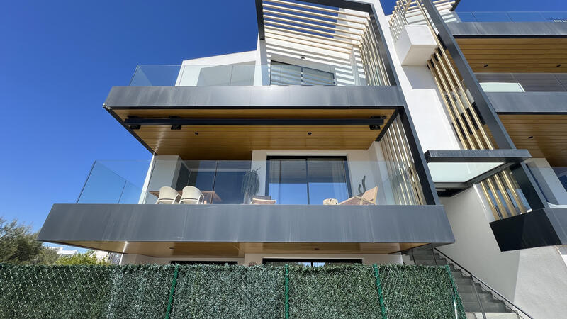 Apartamento en venta en Las Colinas Golf, Alicante