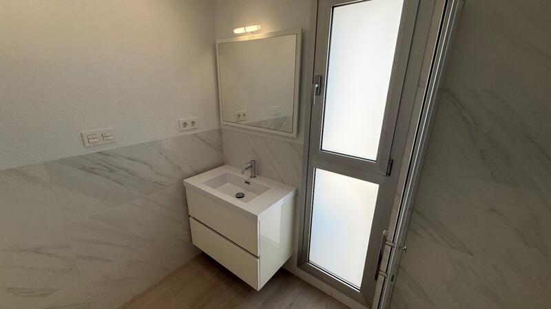 5 bedroom Townhouse for sale