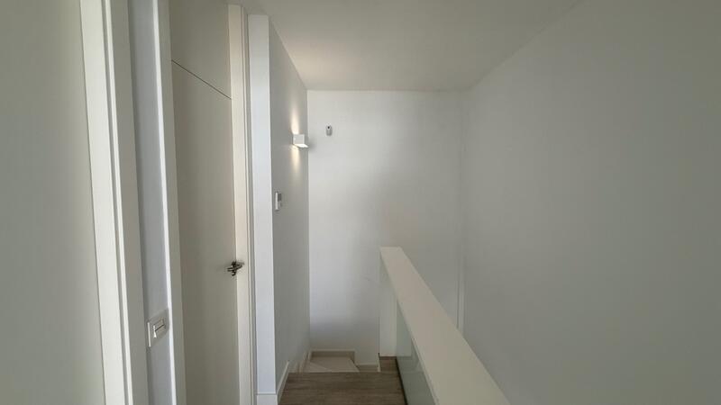 5 bedroom Townhouse for sale