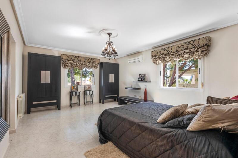 5 bedroom Villa for sale