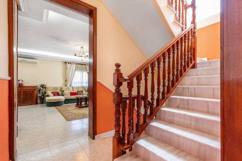 5 bedroom Villa for sale