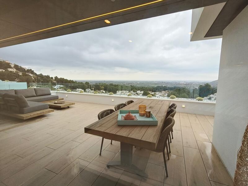 3 bedroom Apartment for sale