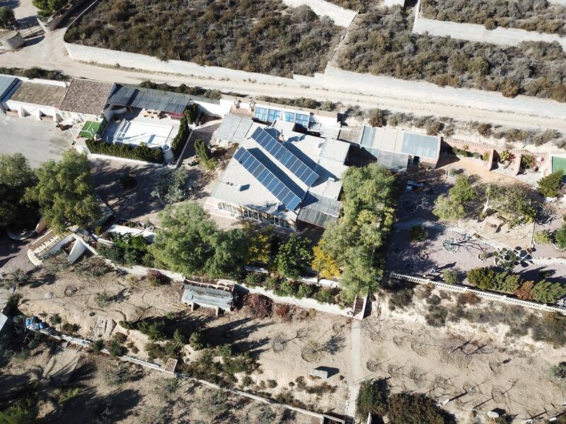 5 bedroom Country House for sale