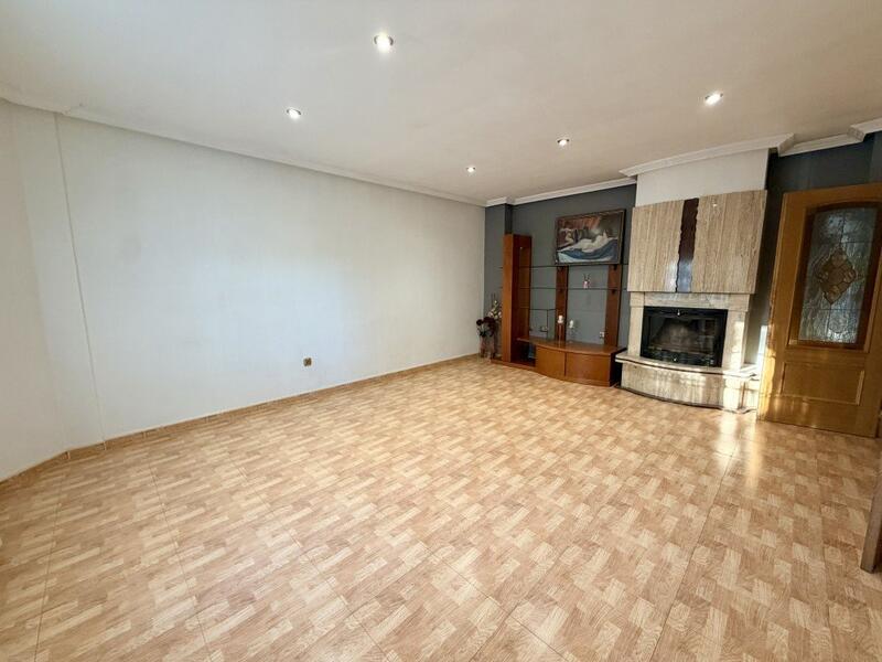 3 bedroom Townhouse for sale