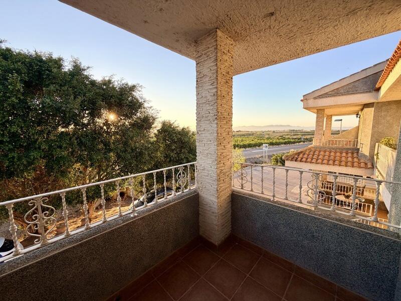 3 bedroom Townhouse for sale