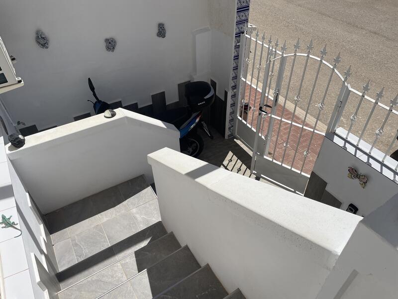 2 bedroom Townhouse for sale