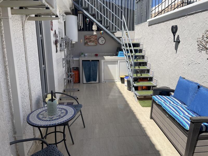 2 bedroom Townhouse for sale