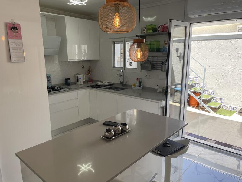 2 bedroom Townhouse for sale