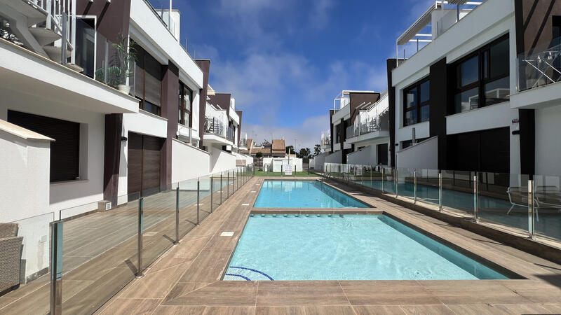 2 bedroom Apartment for sale