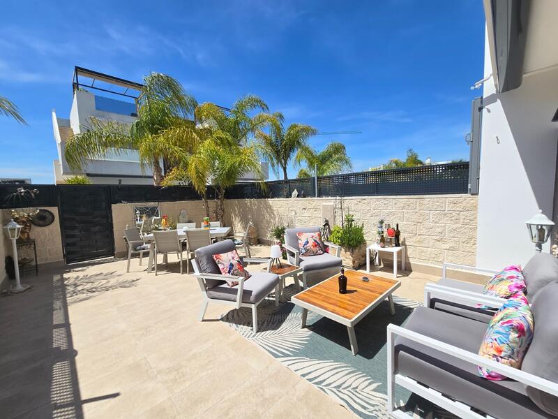 3 bedroom Townhouse for sale