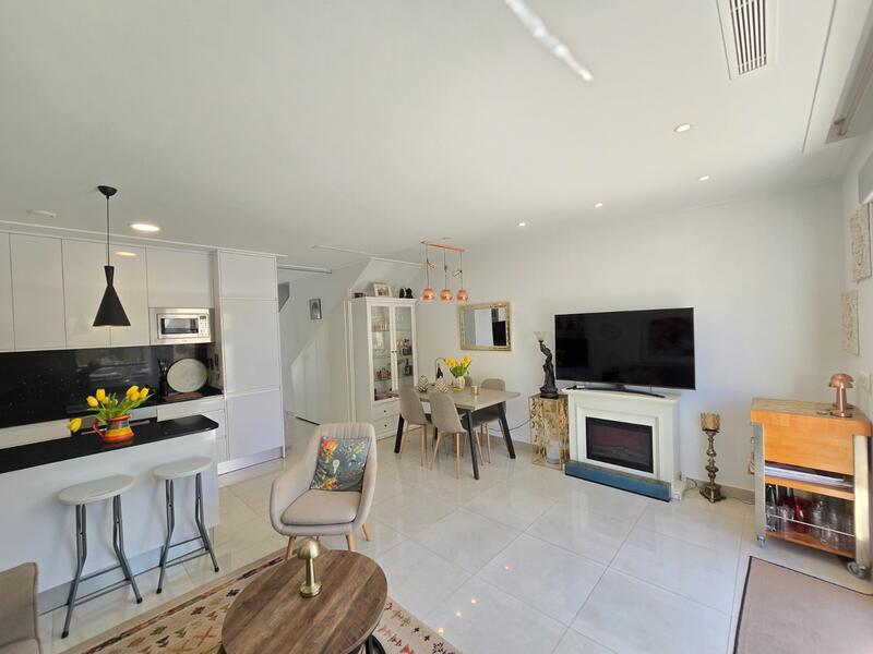 3 bedroom Townhouse for sale