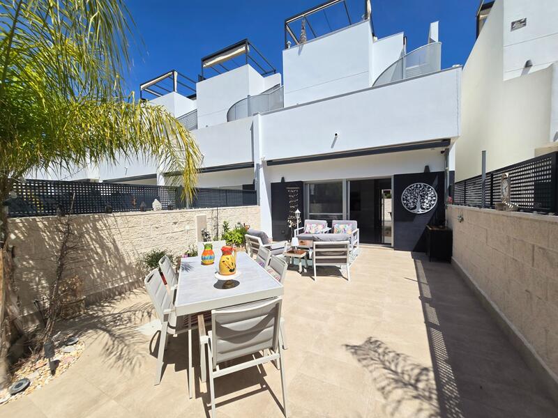 3 bedroom Townhouse for sale