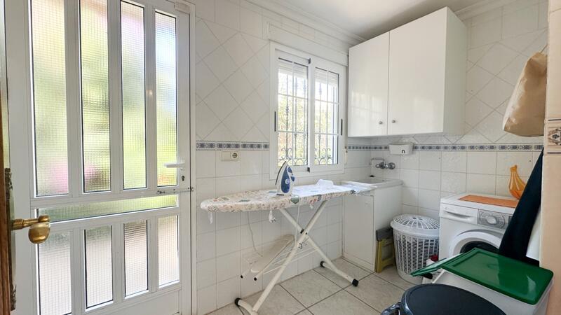 6 sovrum Villa till salu