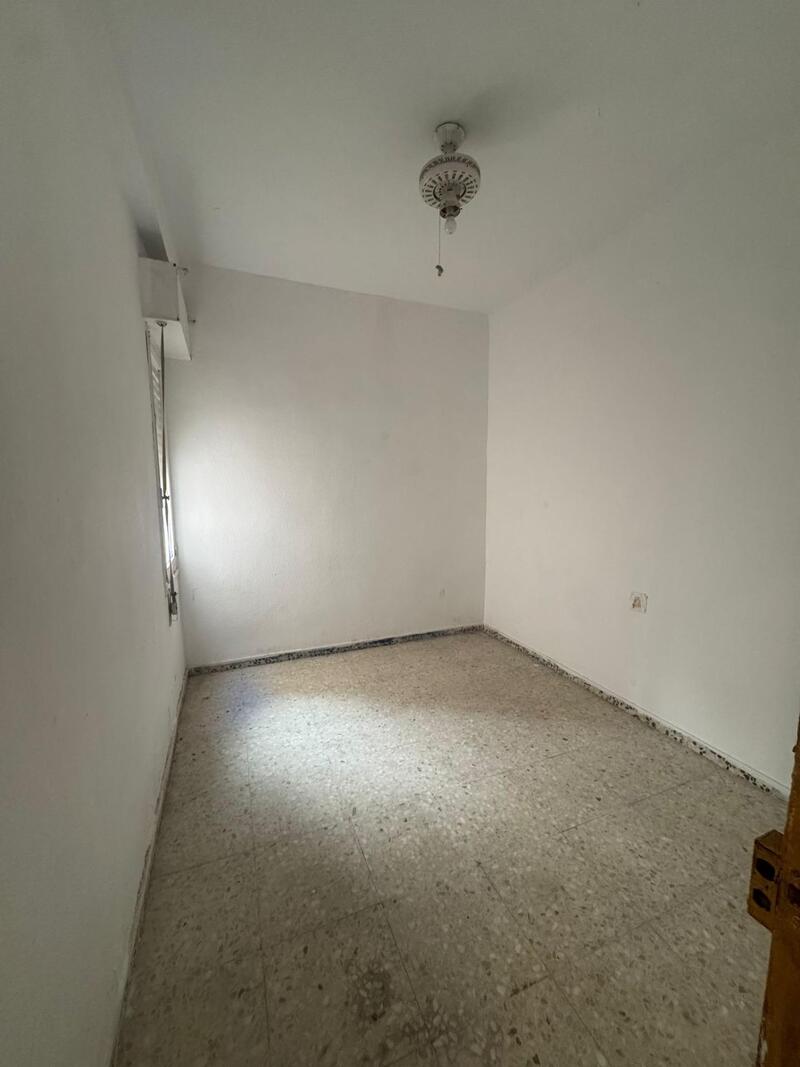 5 bedroom Apartment for sale