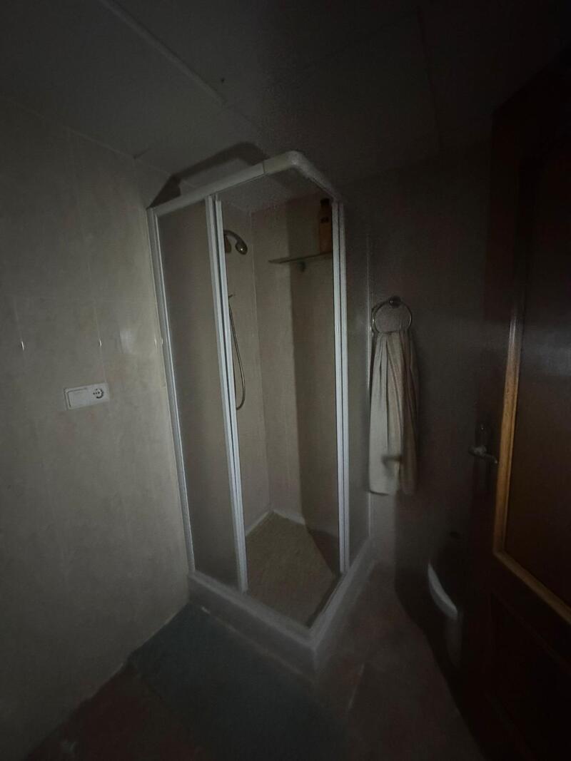 7 bedroom Townhouse for sale