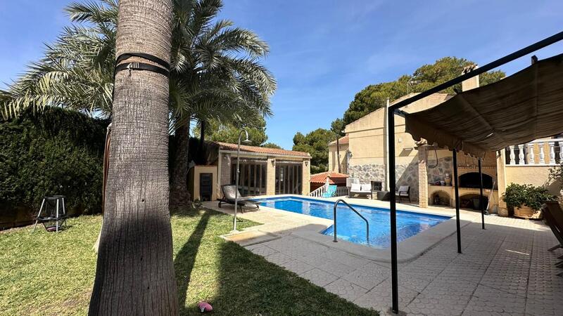 Villa à vendre dans Torrevieja, Alicante