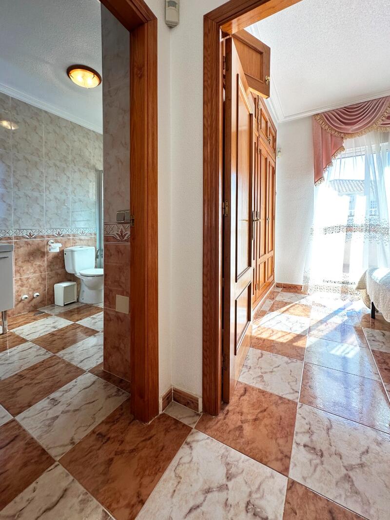 2 Cuarto Adosado en venta