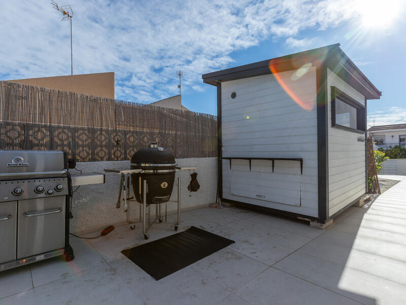 4 спальная комната вилла продается