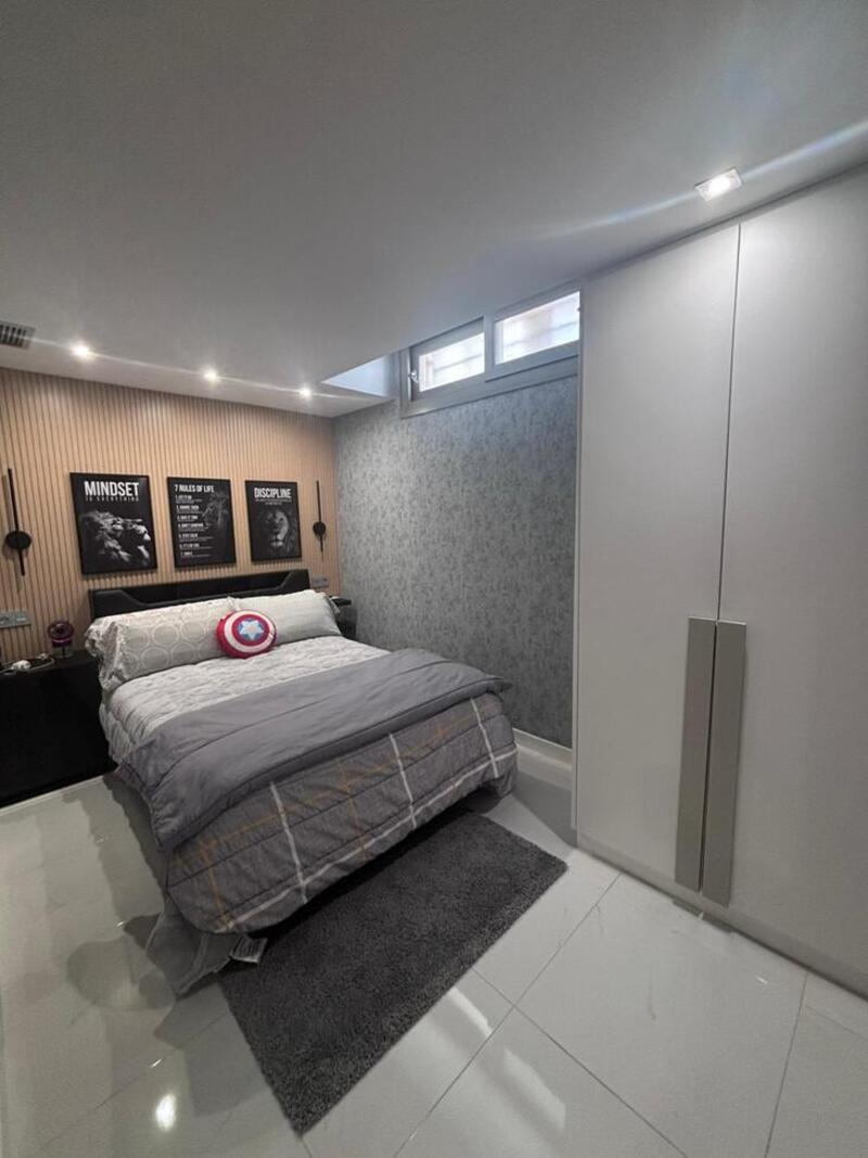 5 bedroom Villa for sale