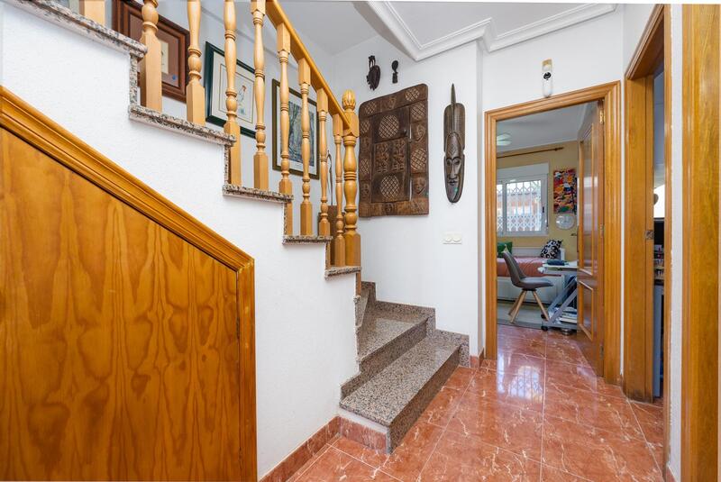 4 спальная комната вилла продается