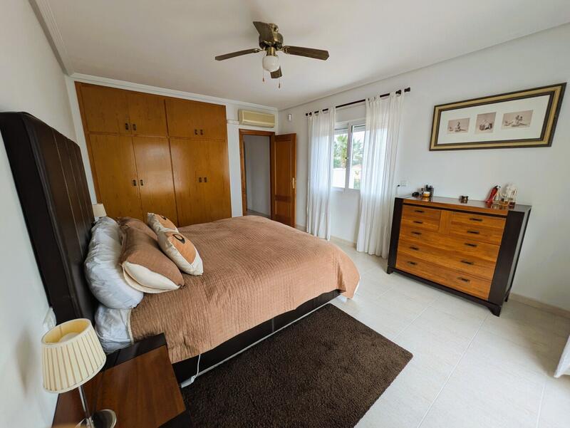 4 bedroom Villa for sale