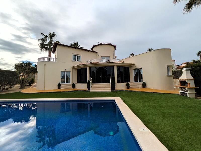 4 bedroom Villa for sale