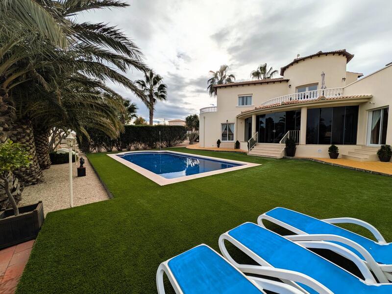4 bedroom Villa for sale
