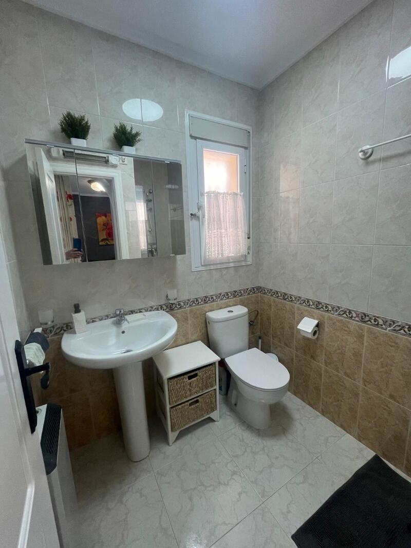 2 bedroom Townhouse for sale