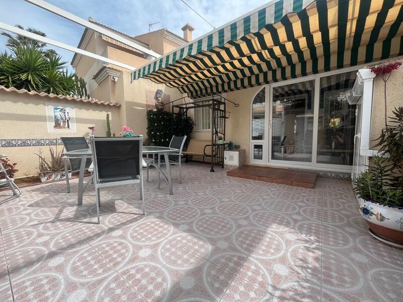 2 bedroom Townhouse for sale