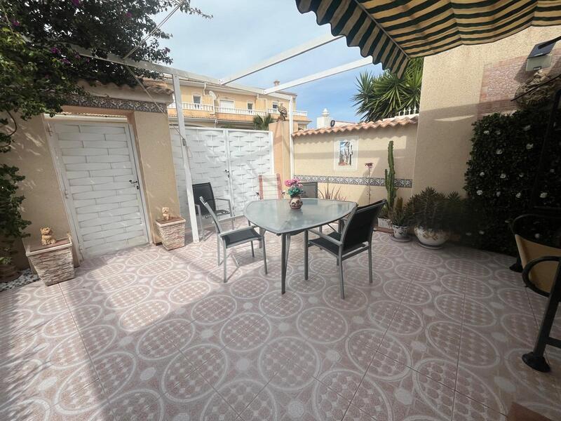 2 bedroom Townhouse for sale
