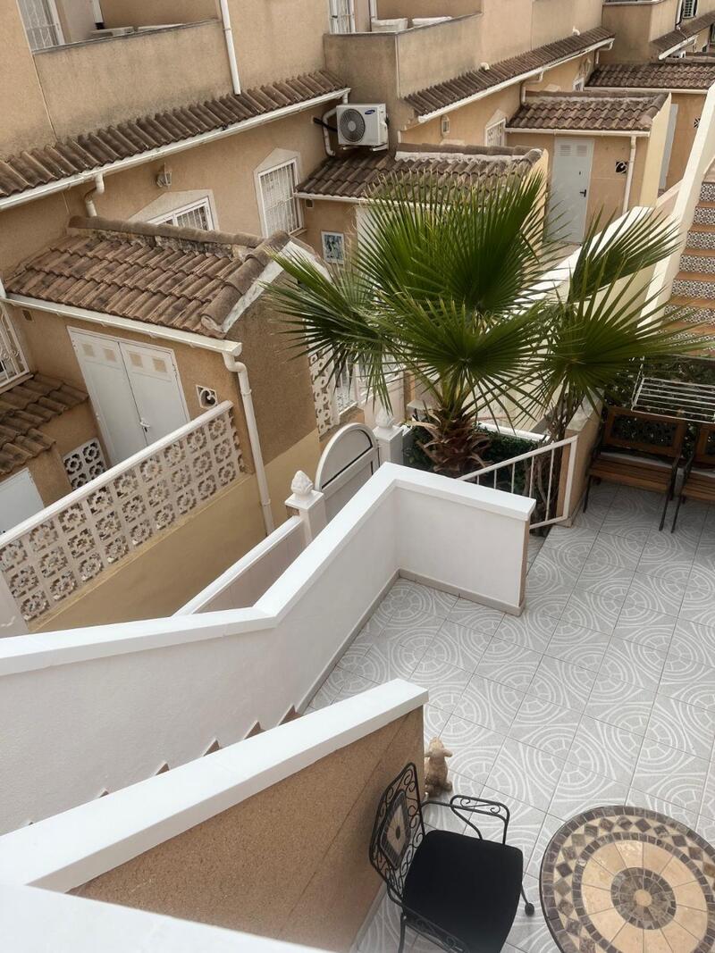 2 bedroom Townhouse for sale