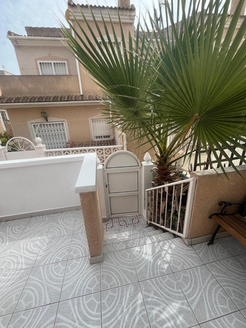 2 bedroom Townhouse for sale