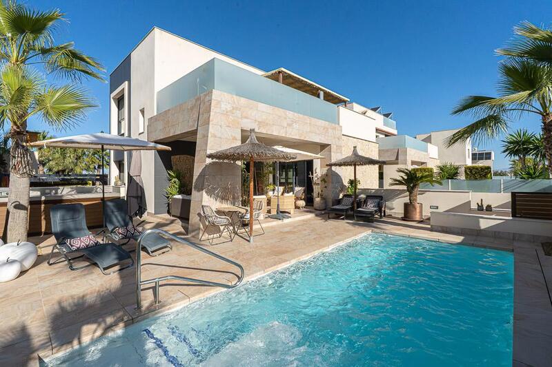 4 bedroom Villa for sale