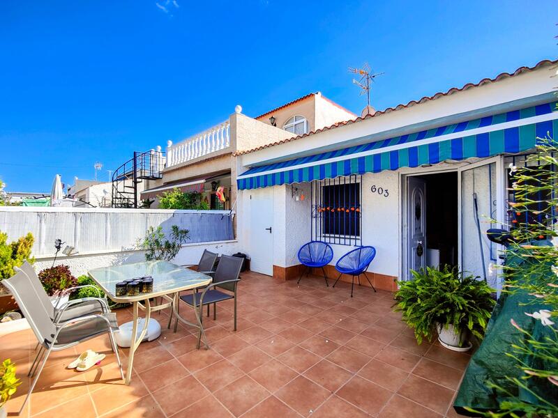 2 bedroom Townhouse for sale