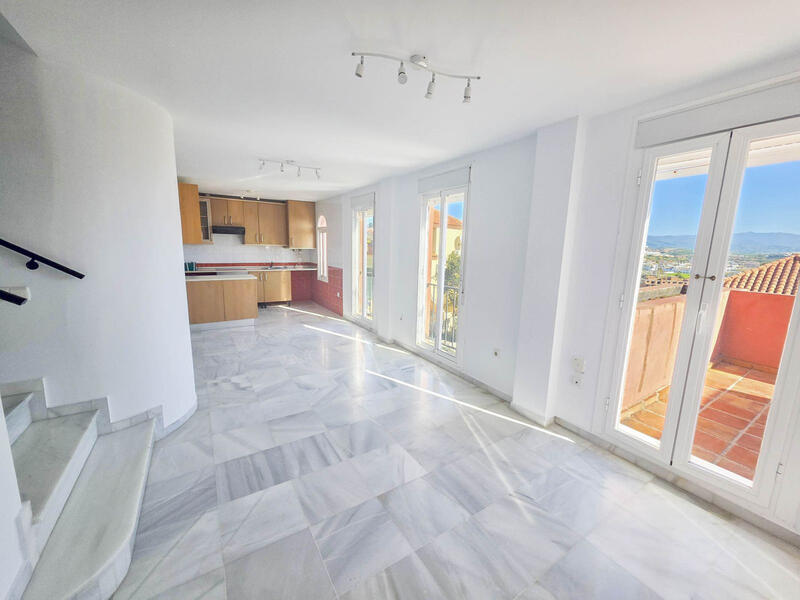 3 bedroom Apartment for sale