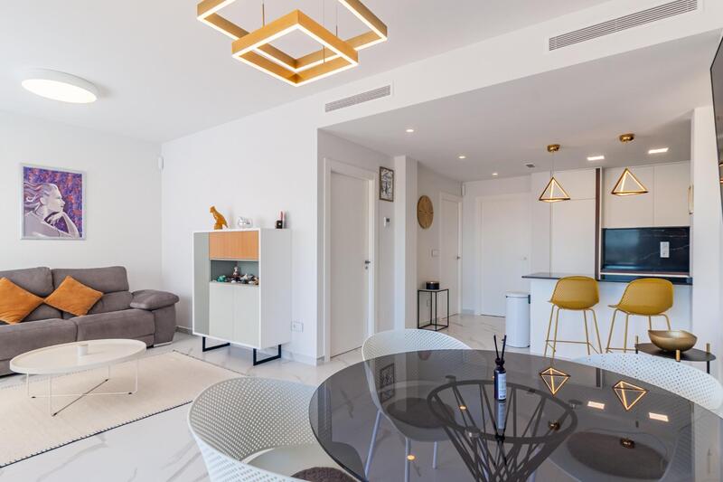 2 bedroom Apartment for sale